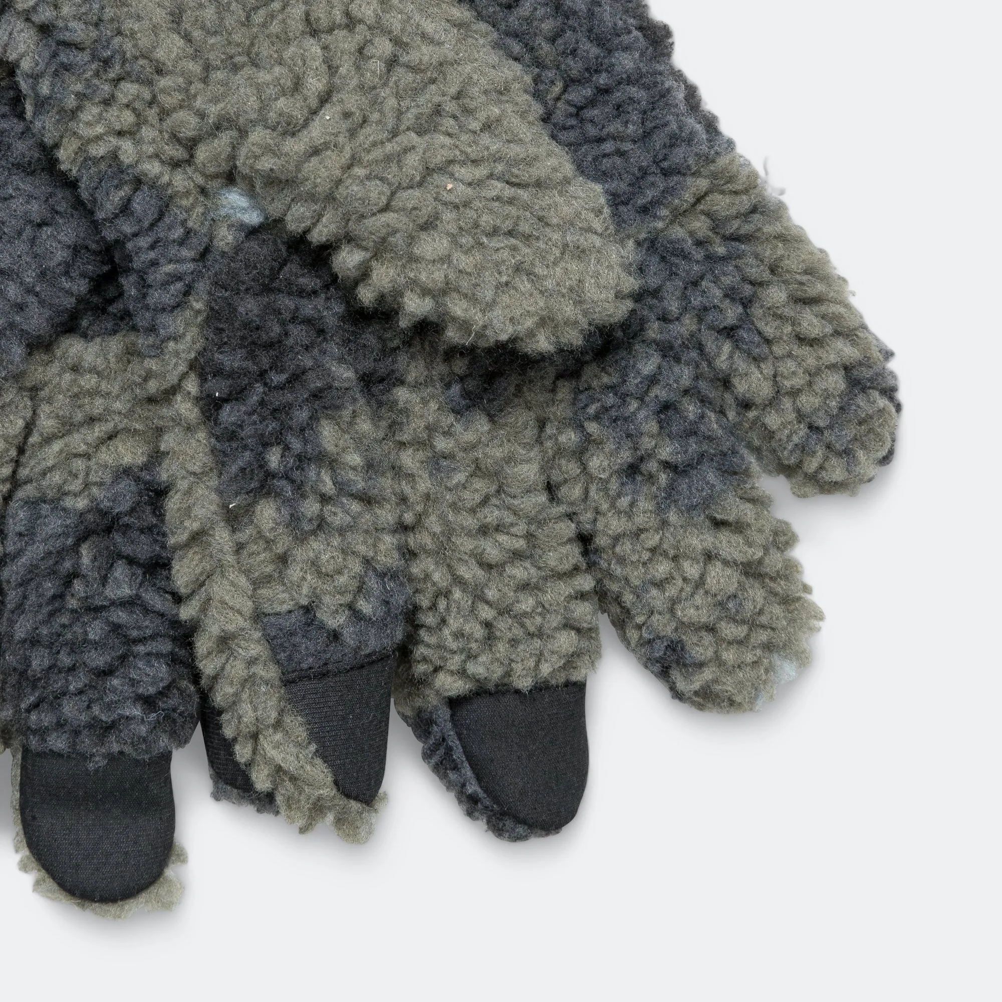 JQ Tape Fleece Glove x and wander - Camo