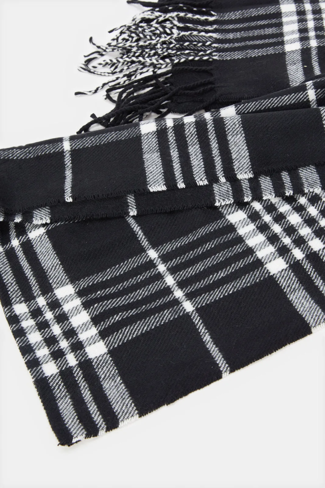 Men Black And Grey Checked  Knitted Scarf