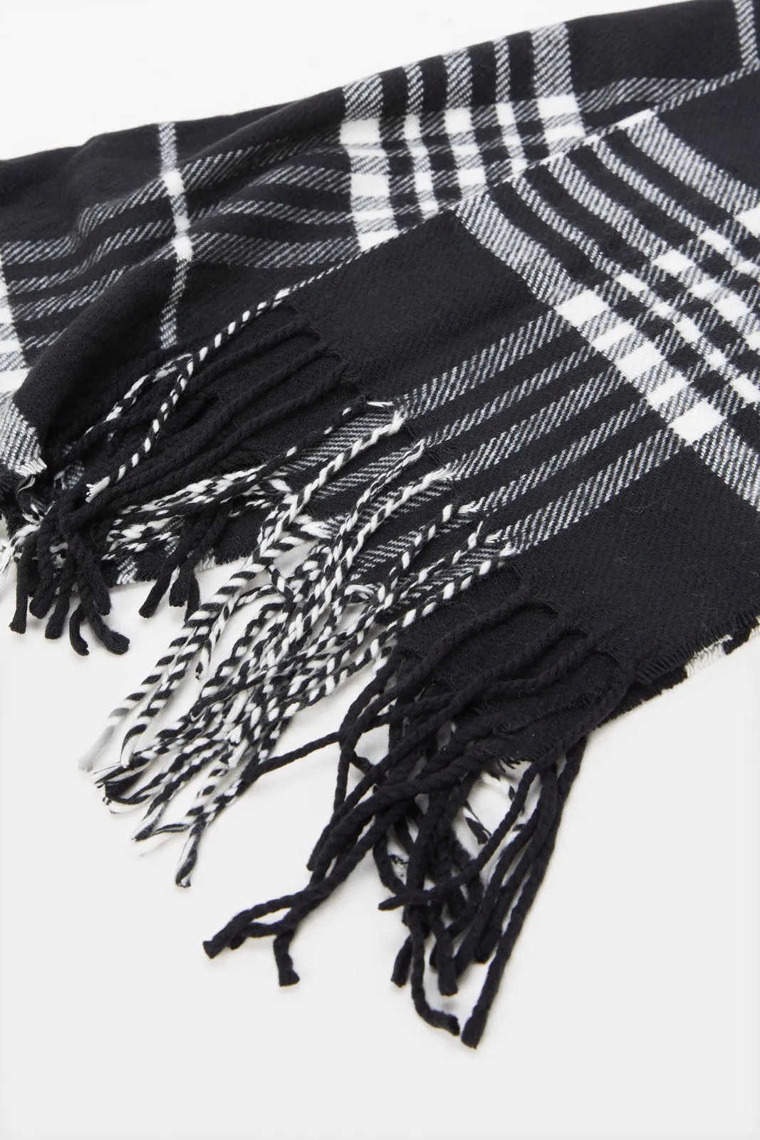 Men Black And Grey Checked  Knitted Scarf